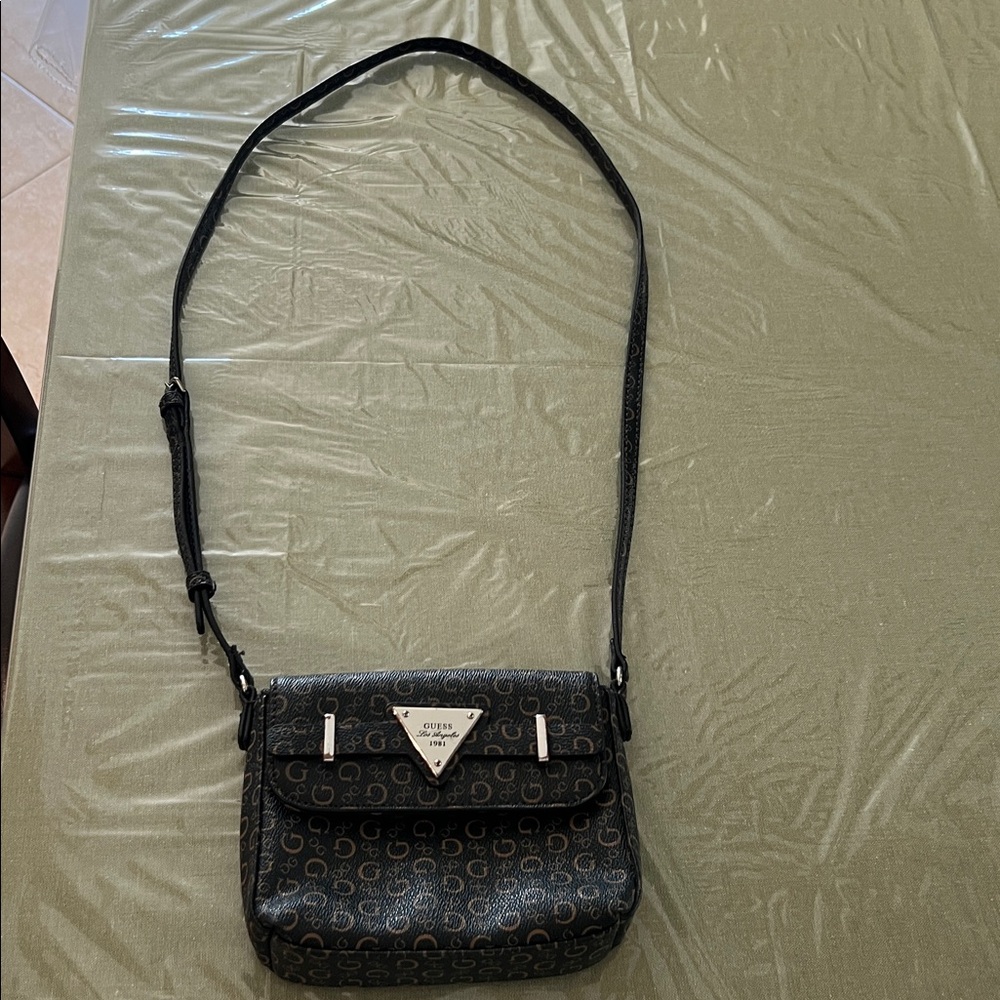 Guess Black Patterned Shoulder Bag